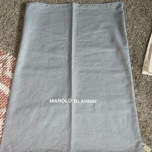 MANOLO BLAHNIK duster dust bag